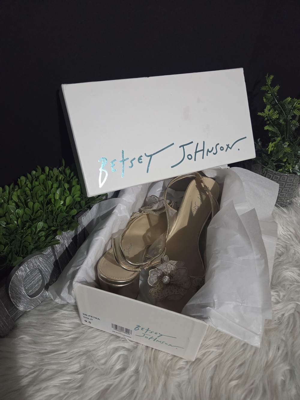 Betsey Johnson Petra Gold Floral Slingback Block Heels. Size 9.5 - Picture 12 of 14